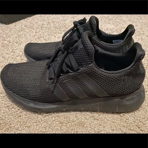 Adidas Swift Black Tennis Shoes